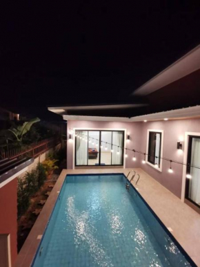 DeeverPool Villa